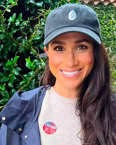 Вновь наплевала на правила: Меган Маркл нарушила королевский кодекс и поучаствовала в выборах в конгресс США