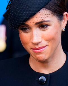 Меган Маркл надела серьги Елизаветы II на поминальную службу в честь Её Величества