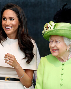 Меган Маркл помогала королеве отвлечься от грустных мыслей накануне похорон принца Филиппа
