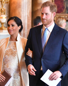 Почему Меган Маркл и принц Гарри отказались от общения с роднёй?