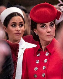 Королевский дворец отрицает сотрудничество Меган Маркл и Кейт Миддлтон в проекте для Netflix