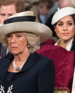 Любовь и предательство: как Меган Маркл разочаровала Камиллу Паркер-Боулз