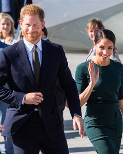 Почему Меган Маркл и принц Гарри уверены, что могут спасти репутацию короны после тура по странам Карибского бассейна?