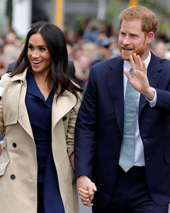 Меган Маркл и принц Гарри планируют фальшивый королевский тур по миру