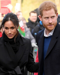 Расизм — не двигатель прогресса: бездействие Елизаветы II мешало развиваться Меган Маркл и принцу Гарри