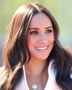 Меган Маркл удалила с сайта Archewell все следы своего отменённого шоу «Жемчужина» на Netflix