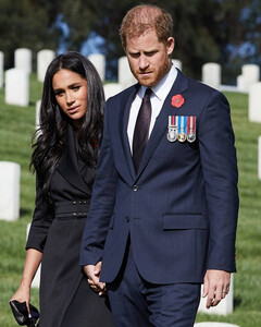 Сассекские в ярости из-за того, что их сфотографировали после выкидыша Меган Маркл