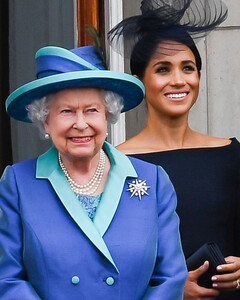 Меган Маркл может пропустить Платиновый юбилей Елизаветы II из-за того, что герцогиню не любят в Великобритании