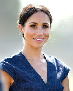 Меган Маркл начинает работу в бьюти-индустрии и, возможно, запустит линию косметики