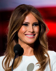 В одну реку дважды: Мелания Трамп хочет снова стать первой леди