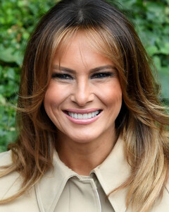 После ухода из Белого дома Мелания Трамп проводит время в спа-зоне