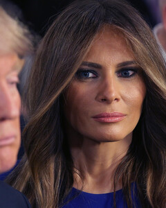 Мелании Трамп советуют поторопиться с разводом, пока у Дональда Трампа ещё есть миллионы