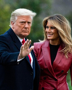 Мелания Трамп не планирует развод с Дональдом Трампом и считает мужа «замечательным и великим»