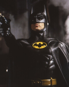 Вселенная вновь будет спасена! Майкл Китон возвращается к роли Бэтмена