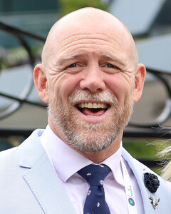 Королева на связи: Майк Тиндалл рассказал, что у представителей британской короны есть общий чат в WhatsApp