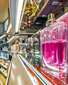 Минпромторг вычеркнул «ЛʼЭтуаль» и «Рив Гош» из списка системообразующих предприятий