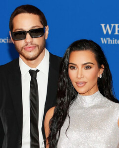 Мистер и миссис Кардашьян: Ким прошлась вместе с Питом Дэвидсоном по красной дорожке