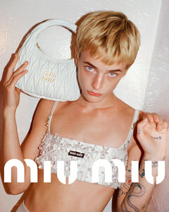 Miu Miu стал самым популярным брендом года согласно рейтингу Lyst