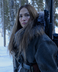 Netflix представил трейлер триллера «Мать» с Дженнифер Лопес в главной роли