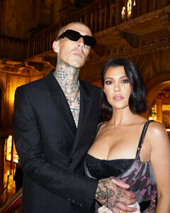 Накануне свадьбы Кортни Кардашьян и Трэвис Баркер отправились на отдых в Италию