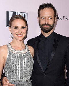 Натали Портман воссоединилась с мужем Бенжаменом Мильпье