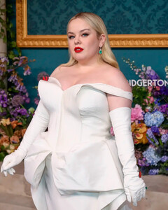 Никола Кохлан разделась для сериала «Бриджертоны» назло всем