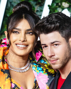 «Мы в восторге»: Ник Джонас и Приянка Чопра стали родителями суррогатной малышки