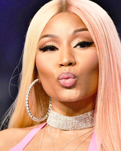 Ники Минаж встала на защиту Бритни Спирс, назвав её бывшего мужа клоуном