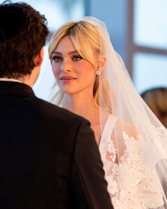 Никола Пельтц рассказала, каково ей быть женой Бруклина Бекхэма