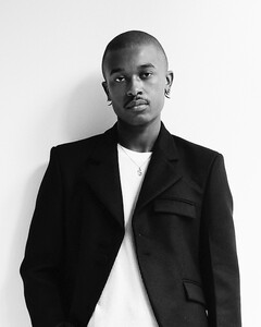 Новым креативным директором Salvatore Ferragamo стал Максимилиан Дэвис