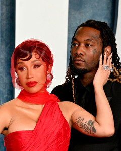 Offset признался, что солгал об измене своей жены Карди Би