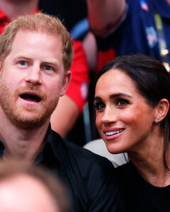 Почему на новом сайте использован только шифр Меган Маркл, а про принца Гарри забыли?