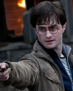 Волшебная палочка и очки Гарри Поттера выставлены на аукцион