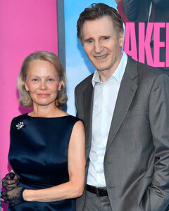 Памела Андерсон и Лиам Нисон официально вместе