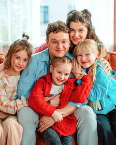 Девочки повзрослели: каким получилось продолжение «Папиных дочек»