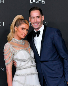 41-летняя Пэрис Хилтон впервые стала мамой!