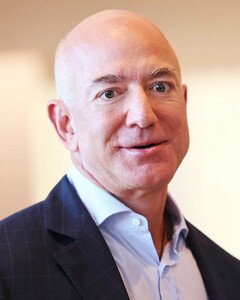 Для прохода самого большого парусника Безоса придётся демонтировать старинный мост