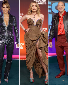 Лучшие образы звёзд на People's Choice Awards 2021