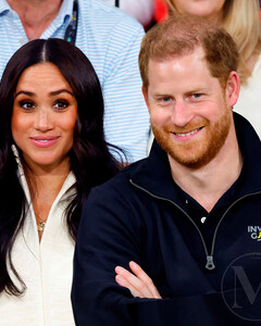 Перемирию быть: Гарри и Меган пригласили присоединиться к королевской семье на балконе в день Платинового юбилея монарха