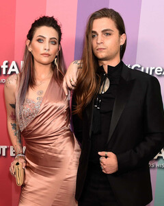 Пэрис Джексон рассталась с бойфрендом