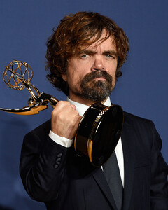 Двигайтесь дальше: Питер Динклейдж защищает финал «Игры престолов»