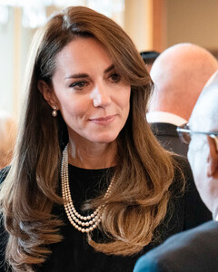 Почему Кейт Миддлтон в последнее время стала чаще носить украшения с жемчугом?