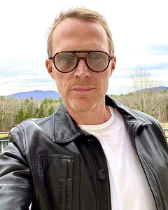 Пол Беттани признался, что его отец имел многолетнюю романтическую связь с мужчиной