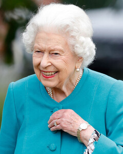 Прибыльное хобби Елизаветы II