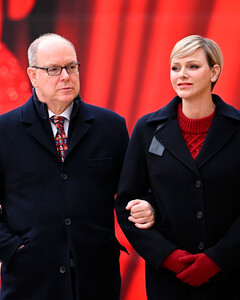 Принц Альберт и принцесса Шарлен пригласили детей Монако на рождественскую вечеринку во дворец