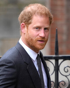 Принц Гарри избегал встречи с королевской семьёй во время своего недавнего визита в Великобританию