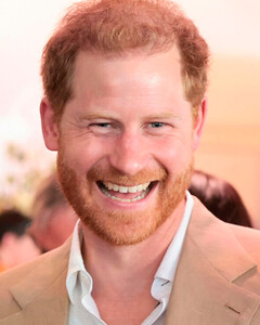 Какую сумму от продаж своих мемуаров принц Гарри пожертвует на благотворительность?