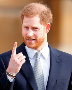 «Его унижало быть запасным»: Омид Скоби поделился подробностями о книге принца Гарри