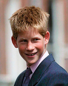 Двери-ловушки и тайные комнаты: принц Гарри откровенно рассказал, каким было его детство во дворце