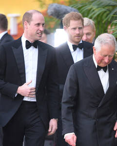 Почему принц Гарри не увидится с братом и отцом во время своего визита в Великобританию?